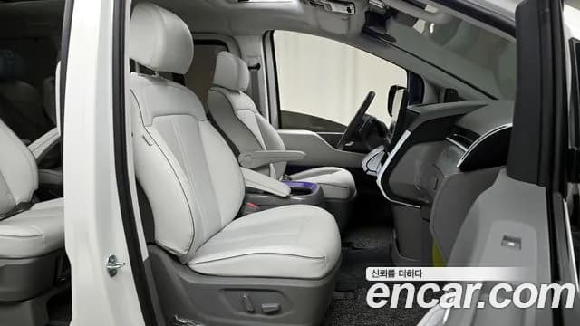 2025 Hyundai Staria 4WD Lounge 9-Seater Sold VIN KMHYF811DSU220923 – photo 11 2025 Hyundai Staria 4WD Lounge 9-Seater Sold VIN KMHYF811DSU220923 – photo 11