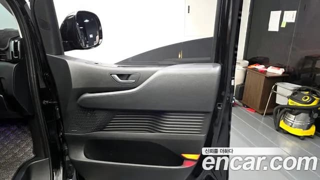 2023 Hyundai Staria L3.5 Lounge 9-Seater Sold VIN KMHYF813BPU096060 – interior seats 2023 Hyundai Staria L3.5 Lounge 9-Seater Sold VIN KMHYF813BPU096060 – interior seats