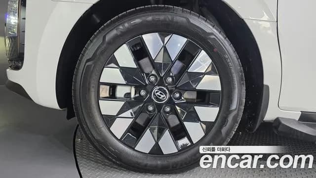 2025 Hyundai Staria HEV 1.6 Lounge 9-Seater Sold VIN KMHYF81ABSU002348 – front exterior 2025 Hyundai Staria HEV 1.6 Lounge 9-Seater Sold VIN KMHYF81ABSU002348 – front exterior
