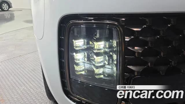 2025 Hyundai Staria HEV 1.6 Lounge 9-Seater Sold VIN KMHYF81ABSU002348 – exterior detail 2025 Hyundai Staria HEV 1.6 Lounge 9-Seater Sold VIN KMHYF81ABSU002348 – exterior detail
