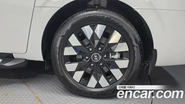 2025 Hyundai Staria HEV 1.6 Lounge 9-Seater Sold VIN KMHYF81ABSU002348 – photo 12 2025 Hyundai Staria HEV 1.6 Lounge 9-Seater Sold VIN KMHYF81ABSU002348 – photo 12
