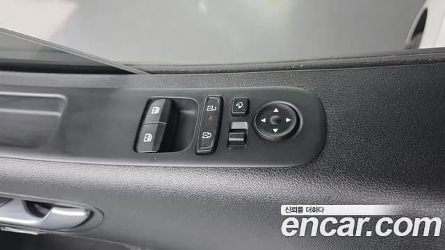 2025 Hyundai Staria HEV 1.6 Lounge 9-Seater Sold VIN KMHYF81ABSU002348 – photo 16 2025 Hyundai Staria HEV 1.6 Lounge 9-Seater Sold VIN KMHYF81ABSU002348 – photo 16