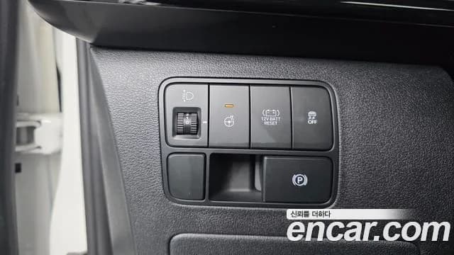 2025 Hyundai Staria HEV 1.6 Lounge 9-Seater Sold VIN KMHYF81ABSU002348 – photo 30 2025 Hyundai Staria HEV 1.6 Lounge 9-Seater Sold VIN KMHYF81ABSU002348 – photo 30