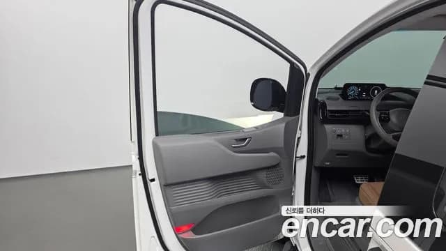 2025 Hyundai Staria HEV 1.6 Lounge 9-Seater Sold VIN KMHYF81ABSU003079 – photo 17 2025 Hyundai Staria HEV 1.6 Lounge 9-Seater Sold VIN KMHYF81ABSU003079 – photo 17