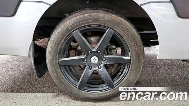 2018 Hyundai Solati 16-seater Sold VIN KMJUG17RPJC001755 – side profile 2018 Hyundai Solati 16-seater Sold VIN KMJUG17RPJC001755 – side profile