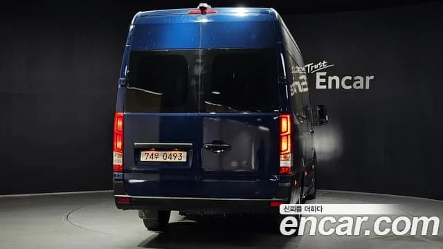 2018 Hyundai Solati 15-seater Sold VIN KMJUG17RPJC002275 – rear exterior 2018 Hyundai Solati 15-seater Sold VIN KMJUG17RPJC002275 – rear exterior