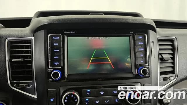 2018 Hyundai Solati 15-seater Sold VIN KMJUG17RPJC002275 – side profile 2018 Hyundai Solati 15-seater Sold VIN KMJUG17RPJC002275 – side profile