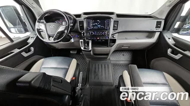 2018 Hyundai Solati 15-seater Sold VIN KMJUG17RPJC002275 – exterior detail 2018 Hyundai Solati 15-seater Sold VIN KMJUG17RPJC002275 – exterior detail