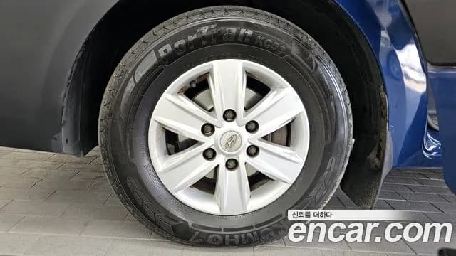 2018 Hyundai Solati 15-seater Sold VIN KMJUG17RPJC002275 – trunk area 2018 Hyundai Solati 15-seater Sold VIN KMJUG17RPJC002275 – trunk area