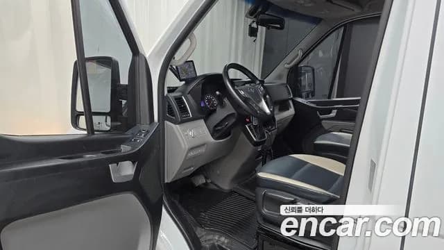 2021 Hyundai Solati 15-seater Sold VIN KMJUG17RPMC004197 – trunk area 2021 Hyundai Solati 15-seater Sold VIN KMJUG17RPMC004197 – trunk area