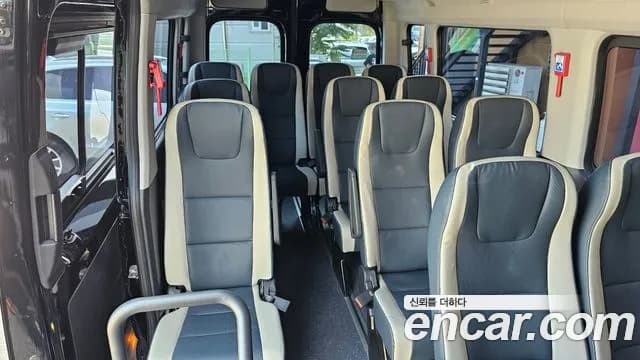 2023 Hyundai Solati 15-seater Sold VIN KMJUG17RPPC005830 – trunk area 2023 Hyundai Solati 15-seater Sold VIN KMJUG17RPPC005830 – trunk area