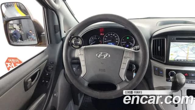 2017 Hyundai Grand Starex Guard car of children Sold VIN KMJWA37KBHU889963 – photo 18 2017 Hyundai Grand Starex Guard car of children Sold VIN KMJWA37KBHU889963 – photo 18