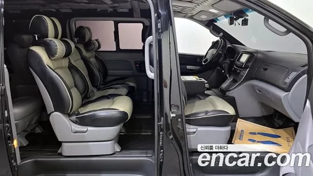 2017 Hyundai Grand Starex 11-Seater Wagon Sold VIN KMJWA37KBHU890084 – interior seats 2017 Hyundai Grand Starex 11-Seater Wagon Sold VIN KMJWA37KBHU890084 – interior seats