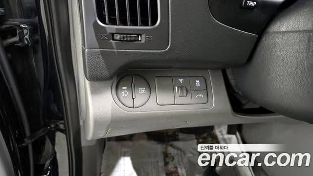 2017 Hyundai Grand Starex 11-Seater Wagon Sold VIN KMJWA37KBHU890084 – trunk area 2017 Hyundai Grand Starex 11-Seater Wagon Sold VIN KMJWA37KBHU890084 – trunk area