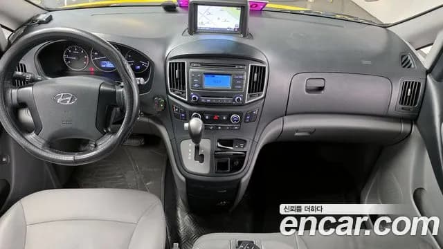 2017 Hyundai Grand Starex Guard car of children Sold VIN KMJWA37KBHU891956 – exterior detail 2017 Hyundai Grand Starex Guard car of children Sold VIN KMJWA37KBHU891956 – exterior detail