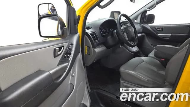 2017 Hyundai Grand Starex Guard car of children Sold VIN KMJWA37KBHU900552 – rear exterior 2017 Hyundai Grand Starex Guard car of children Sold VIN KMJWA37KBHU900552 – rear exterior