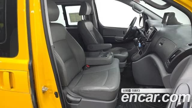 2017 Hyundai Grand Starex Guard car of children Sold VIN KMJWA37KBHU900552 – dashboard 2017 Hyundai Grand Starex Guard car of children Sold VIN KMJWA37KBHU900552 – dashboard