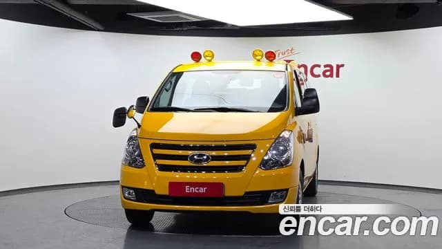 2017 Hyundai Grand Starex Guard car of children Sold VIN KMJWA37KBHU900552 – exterior detail 2017 Hyundai Grand Starex Guard car of children Sold VIN KMJWA37KBHU900552 – exterior detail