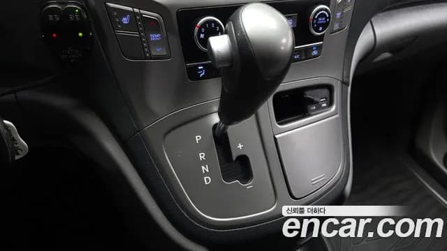 2017 Hyundai Grand Starex Guard car of children Sold VIN KMJWA37KBHU900552 – trunk area 2017 Hyundai Grand Starex Guard car of children Sold VIN KMJWA37KBHU900552 – trunk area