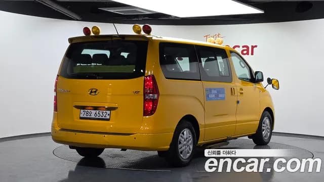 2017 Hyundai Grand Starex Guard car of children Sold VIN KMJWA37KBHU900552 – photo 13 2017 Hyundai Grand Starex Guard car of children Sold VIN KMJWA37KBHU900552 – photo 13