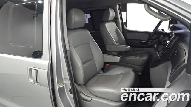 2017 Hyundai Grand Starex 11-Seater Wagon Sold VIN KMJWA37KBHU917770 – front exterior 2017 Hyundai Grand Starex 11-Seater Wagon Sold VIN KMJWA37KBHU917770 – front exterior