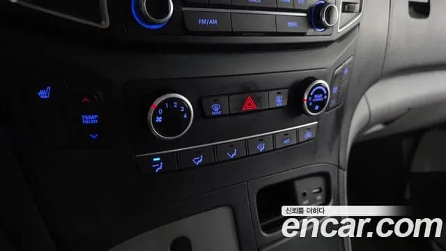 2017 Hyundai Grand Starex 12-Seater Wagon Sold VIN KMJWA37KBHU923455 – rear exterior 2017 Hyundai Grand Starex 12-Seater Wagon Sold VIN KMJWA37KBHU923455 – rear exterior
