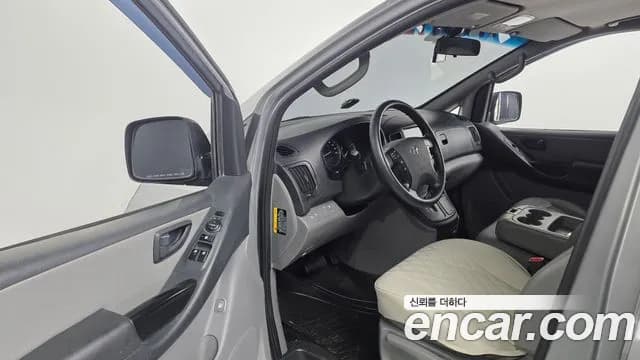2017 Hyundai Grand Starex 12-Seater Wagon Sold VIN KMJWA37KBHU923455 – exterior detail 2017 Hyundai Grand Starex 12-Seater Wagon Sold VIN KMJWA37KBHU923455 – exterior detail