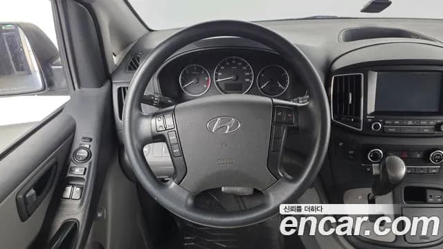 2017 Hyundai Grand Starex 12-Seater Wagon Sold VIN KMJWA37KBHU923455 – trunk area 2017 Hyundai Grand Starex 12-Seater Wagon Sold VIN KMJWA37KBHU923455 – trunk area