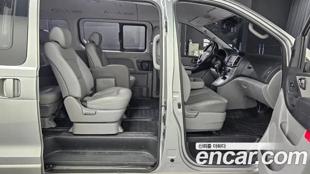 2017 Hyundai Grand Starex 12-Seater Wagon Sold VIN KMJWA37KBHU923949 – rear exterior 2017 Hyundai Grand Starex 12-Seater Wagon Sold VIN KMJWA37KBHU923949 – rear exterior