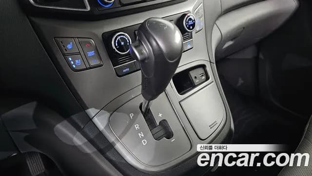 2017 Hyundai Grand Starex 12-Seater Wagon Sold VIN KMJWA37KBHU923949 – trunk area 2017 Hyundai Grand Starex 12-Seater Wagon Sold VIN KMJWA37KBHU923949 – trunk area