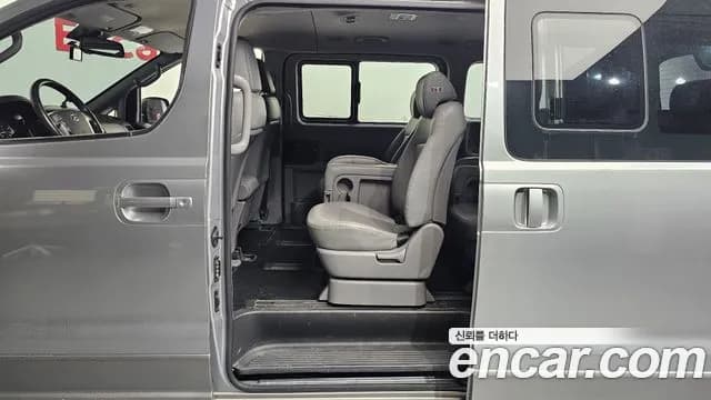 2017 Hyundai Grand Starex 12-Seater Wagon Sold VIN KMJWA37KBHU923949 – photo 13 2017 Hyundai Grand Starex 12-Seater Wagon Sold VIN KMJWA37KBHU923949 – photo 13