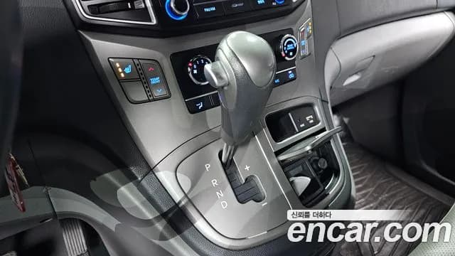 2017 Hyundai Grand Starex 12-Seater Wagon Sold VIN KMJWA37KBHU924097 – rear exterior 2017 Hyundai Grand Starex 12-Seater Wagon Sold VIN KMJWA37KBHU924097 – rear exterior