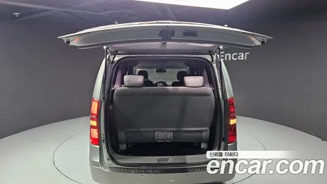 2017 Hyundai Grand Starex 12-Seater Wagon Sold VIN KMJWA37KBHU924097 – interior seats 2017 Hyundai Grand Starex 12-Seater Wagon Sold VIN KMJWA37KBHU924097 – interior seats