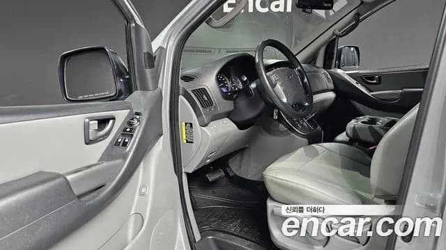2017 Hyundai Grand Starex 12-Seater Wagon Sold VIN KMJWA37KBHU924097 – trunk area 2017 Hyundai Grand Starex 12-Seater Wagon Sold VIN KMJWA37KBHU924097 – trunk area