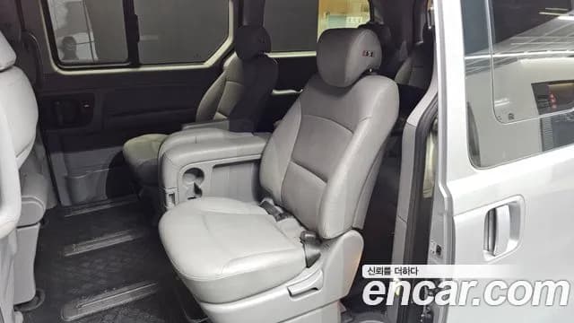 2017 Hyundai Grand Starex 12-Seater Wagon Sold VIN KMJWA37KBHU924668 – photo 12 2017 Hyundai Grand Starex 12-Seater Wagon Sold VIN KMJWA37KBHU924668 – photo 12
