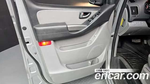 2017 Hyundai Grand Starex 12-Seater Wagon Sold VIN KMJWA37KBHU924668 – photo 19 2017 Hyundai Grand Starex 12-Seater Wagon Sold VIN KMJWA37KBHU924668 – photo 19