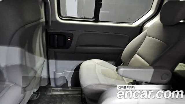 2017 Hyundai Grand Starex 12-Seater Wagon Sold VIN KMJWA37KBHU924668 – photo 27 2017 Hyundai Grand Starex 12-Seater Wagon Sold VIN KMJWA37KBHU924668 – photo 27