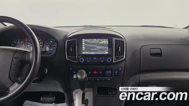 2018 Hyundai Grand Starex 12-Seater Wagon Sold VIN KMJWA37KBJU927988 – rear exterior 2018 Hyundai Grand Starex 12-Seater Wagon Sold VIN KMJWA37KBJU927988 – rear exterior