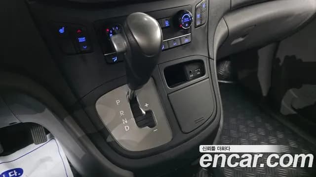 2018 Hyundai Grand Starex 12-Seater Wagon Sold VIN KMJWA37KBJU927988 – exterior detail 2018 Hyundai Grand Starex 12-Seater Wagon Sold VIN KMJWA37KBJU927988 – exterior detail