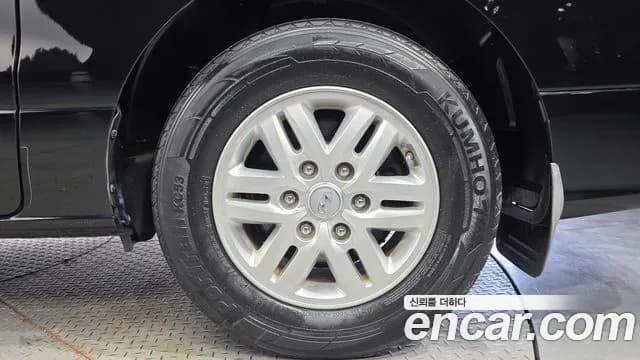 2018 Hyundai Grand Starex 12-Seater Wagon Sold VIN KMJWA37KBJU927988 – trunk area 2018 Hyundai Grand Starex 12-Seater Wagon Sold VIN KMJWA37KBJU927988 – trunk area