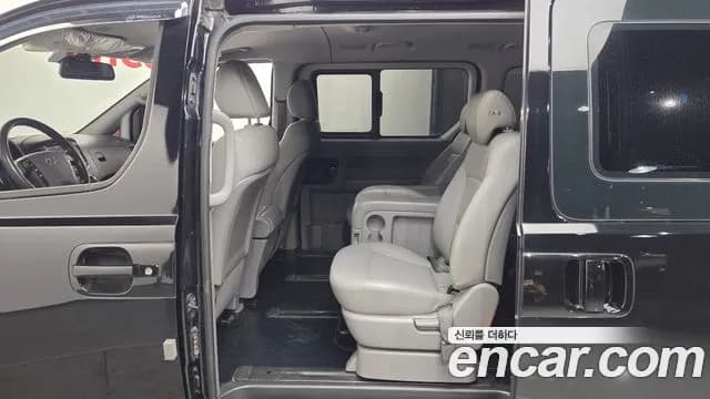 2018 Hyundai Grand Starex 12-Seater Wagon Sold VIN KMJWA37KBJU927988 – photo 13 2018 Hyundai Grand Starex 12-Seater Wagon Sold VIN KMJWA37KBJU927988 – photo 13