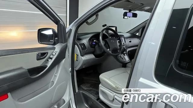 2018 Hyundai Grand Starex 12-Seater Wagon Sold VIN KMJWA37KBJU931468 – rear exterior 2018 Hyundai Grand Starex 12-Seater Wagon Sold VIN KMJWA37KBJU931468 – rear exterior