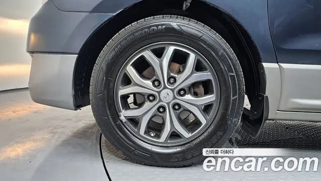 2018 Hyundai Grand Starex 11-Seater Wagon Sold VIN KMJWA37KBJU938675 – exterior detail 2018 Hyundai Grand Starex 11-Seater Wagon Sold VIN KMJWA37KBJU938675 – exterior detail