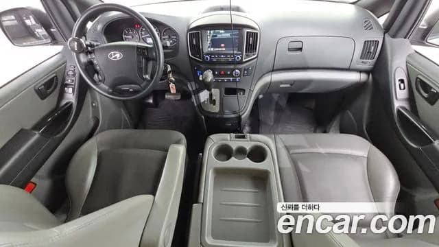 2018 Hyundai Grand Starex 12-Seater Wagon Sold VIN KMJWA37KBJU968568 – interior seats 2018 Hyundai Grand Starex 12-Seater Wagon Sold VIN KMJWA37KBJU968568 – interior seats
