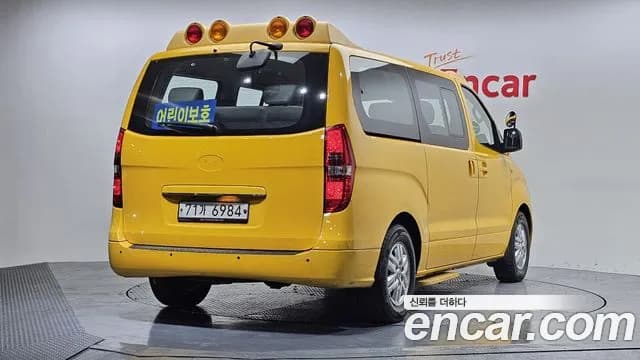 2018 Hyundai Grand Starex Guard car of children Sold VIN KMJWA37KBJU969368 – front exterior 2018 Hyundai Grand Starex Guard car of children Sold VIN KMJWA37KBJU969368 – front exterior