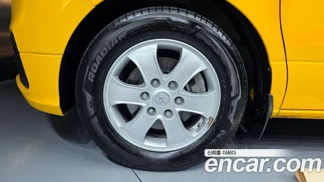 2019 Hyundai The New Grand Starex School Bus Sold VIN KMJWA37KBKU000251 – interior seats 2019 Hyundai The New Grand Starex School Bus Sold VIN KMJWA37KBKU000251 – interior seats