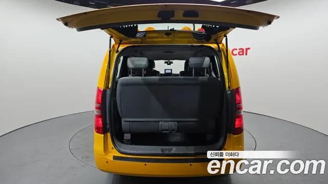 2019 Hyundai The New Grand Starex School Bus Sold VIN KMJWA37KBKU006168 – exterior detail 2019 Hyundai The New Grand Starex School Bus Sold VIN KMJWA37KBKU006168 – exterior detail
