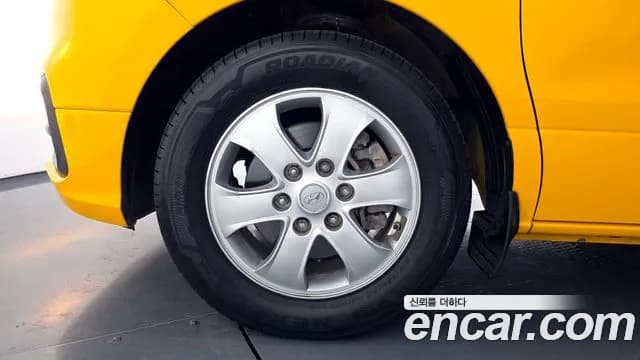 2019 Hyundai The New Grand Starex Wagon 12-Seater Sold VIN KMJWA37KBKU013875 – trunk area 2019 Hyundai The New Grand Starex Wagon 12-Seater Sold VIN KMJWA37KBKU013875 – trunk area