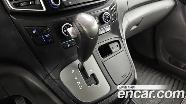 2019 Hyundai The New Grand Starex Wagon 12-Seater Sold VIN KMJWA37KBKU016260 – interior seats 2019 Hyundai The New Grand Starex Wagon 12-Seater Sold VIN KMJWA37KBKU016260 – interior seats