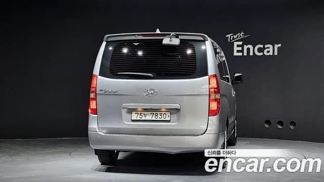 2019 Hyundai The New Grand Starex Wagon 11-Seater Sold VIN KMJWA37KBKU046664 – exterior detail 2019 Hyundai The New Grand Starex Wagon 11-Seater Sold VIN KMJWA37KBKU046664 – exterior detail
